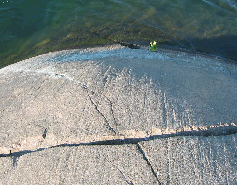 Striations on a streamlined surface - another view